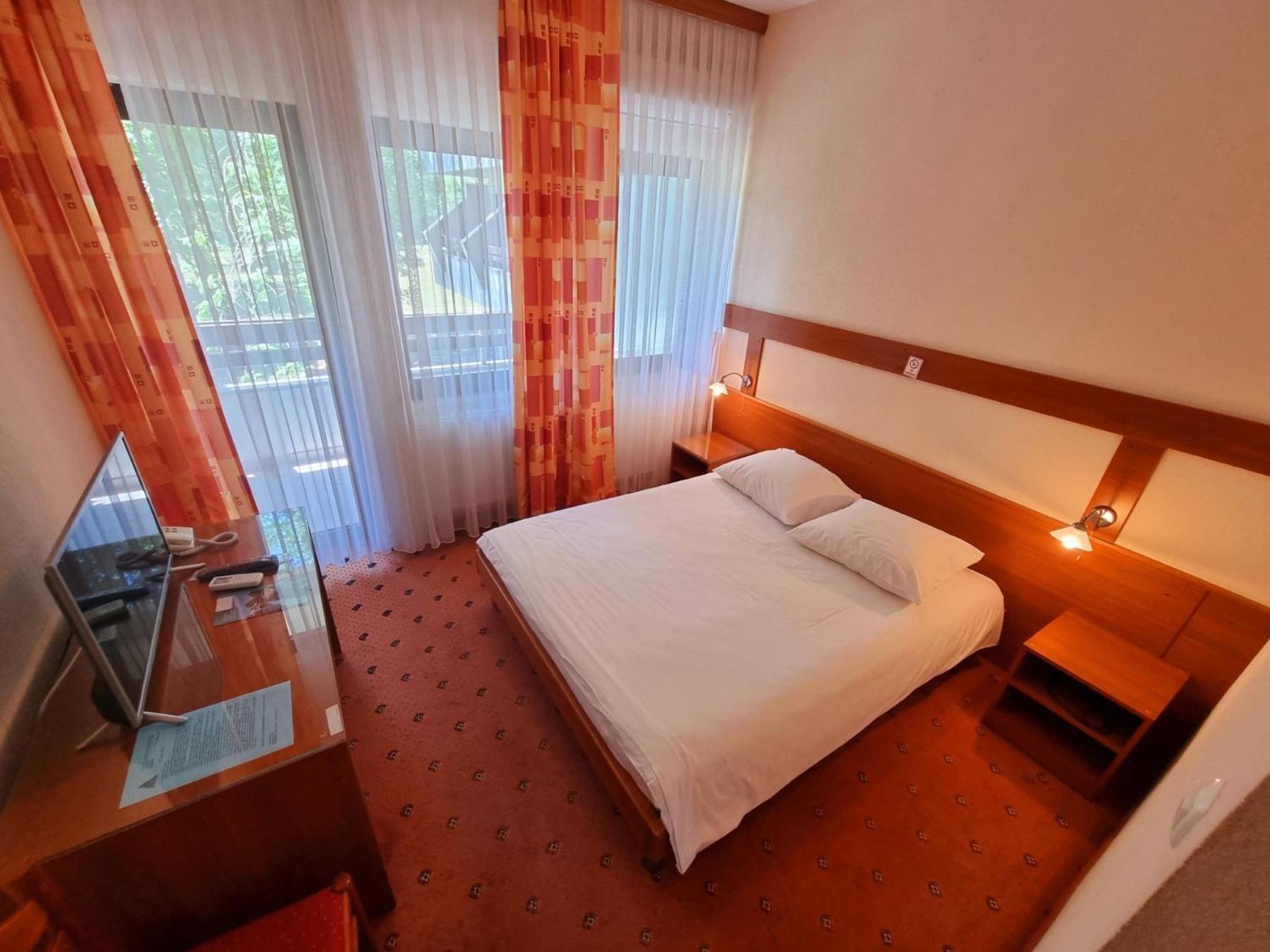 Hotel Ada Bihać Dış mekan fotoğraf